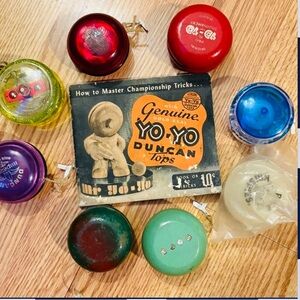 7 Vintage Duncan Yo-Yo's 1940-2000 - Multicolor With 1940 Booklet